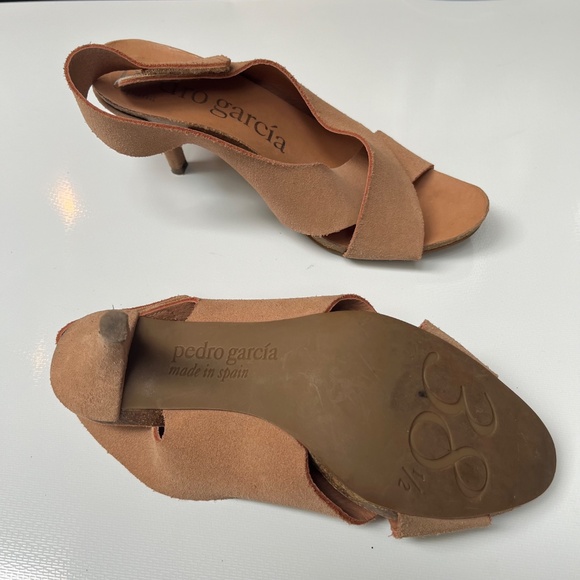 Pedro Garcia Libby Crisscross Tan / Nude Suede Sling Back Heels, Size 38.5 / 8.5 - Picture 4 of 9